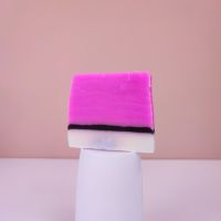 Tranche de savon violette de parme